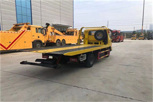 华阴非事故拖车